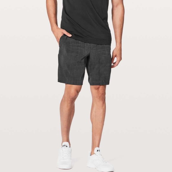 Lululemon 🍋 Pace Breaker Short 9" inseam 
Grid Lines Deep Coal Size Medium - Picture 2 of 12